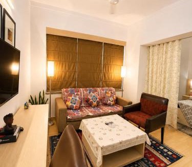 Indirapuram Apartment | Spacious Luxury Room with View studio flat