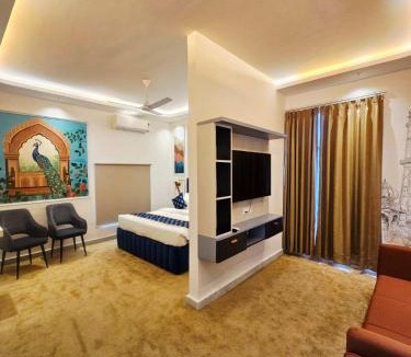 Gomti Nagar Hotel | Lucknow Courtyard