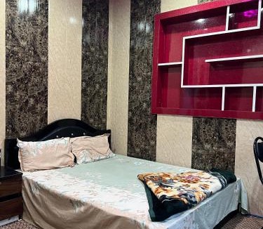 Gulmarg House | M K River Breeze Guest House Gurez