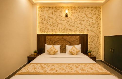 Mathura Bed & Breakfast | Hotel Mathura Prosperity - Central Location #Most Premium Rooms #Best Rated #Parking #Fully AC