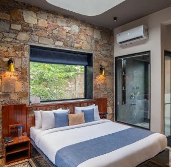 Chomu Villa | Hathnoda Bagh Cottage within a Mini Resort with Open Shower, Shared Pool, Restaurant, Sit Out & Garden