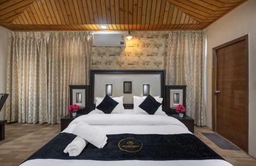 Kuthar Apartment | A Poolside Paradise Villa I Pet friendly & Serviced Villa I Open Air Lawn & Plunge Pool I Bonfire I Dance I Music I Full Party l Managed By ExoticStays Group