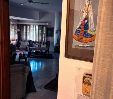 Sainik Farm Villa | Art House by 8MH - Peaceful Escape in Sainik Farms