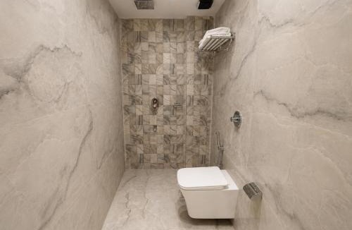 Kalina Hotel | Hotel Beverly Palace Santacruz - Near BKC - Near Mumbai Airport T1 - Unmarried couples not allowed