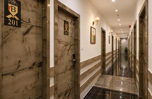 Kalina Hotel | Hotel Beverly Palace Santacruz - Near BKC - Near Mumbai Airport T1 - Unmarried couples not allowed