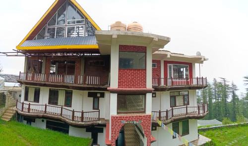 Theog Hotel | Norwin Resort by Stayza Retreat
