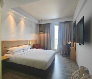 Semmencherry Hotel | Four Points by Sheraton Chennai OMR