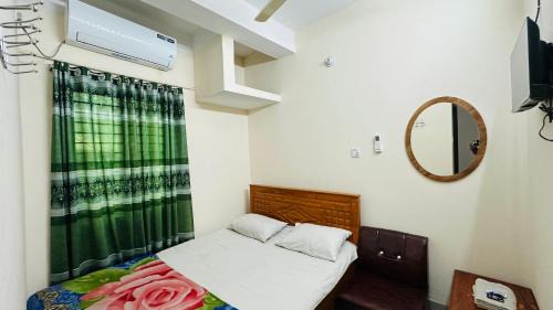 Dhaka Hotel | Green Garden