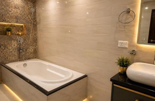 South West House | Castal Blue Hotel Near IGI Delhi Airport - Free Breakfast and Dinner complementry