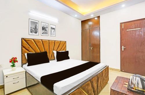 Sainik Farm Hotel | Hotel O KD 111 Shivam Residency