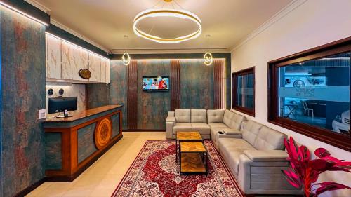 Shenoys Hotel | Hotel Golden Heights International