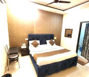 Karol Bagh House | Hotel Cashew Le Near New Delhi railway station city centre