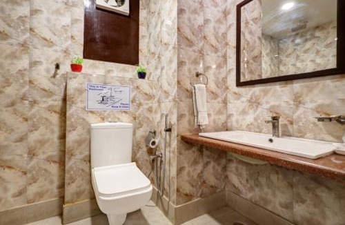 Naraina Hotel | Hotel Palm Grand At Luxury Naraina New Delhi - Couple Friendly Local IDs Accepted