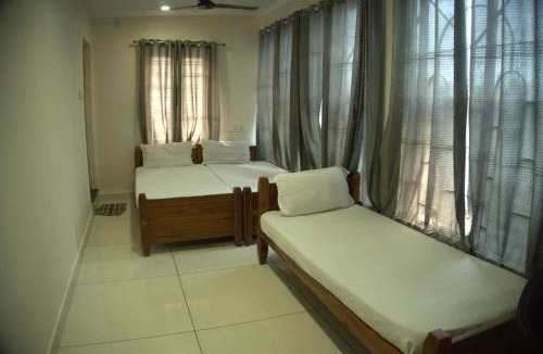 Kalamassery Hotel | Chandrika Tourist Home