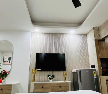 Sector 31 Bed & Breakfast | urban Retreat near cyber city