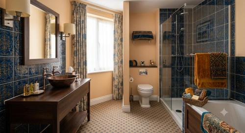 Bullawala Hotel | Hotel silver old