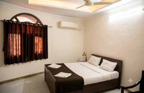 Triplicane Hotel | Hotel Pink Palace - Triplicane, Chennai