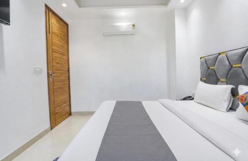 Green Park Hotel | Hotel Royal Green - Green Park Metro