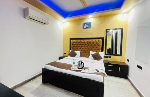 Kalkaji Hotel | Hotel Pari International - Govindpuri Metro