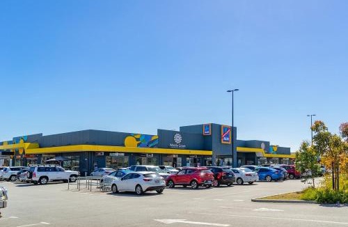 Wattle Grove House | Modern Private Room and Ensuite 10 mins to Perth Airport