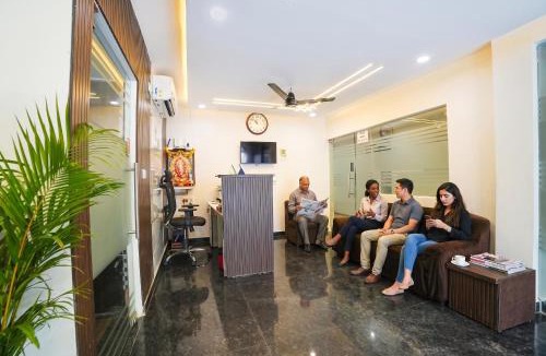 Royapettah Hotel | FabHotel Lloyds Inn I