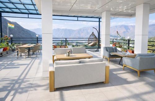 Mussoorie Hotel | Hollywood Spring Resort, Mussoorie - #Scenic Mountain View #Parking #Restaurant #Balcony #Top Rated #Most Awarded #Spacious Rooms #Guest Preferred