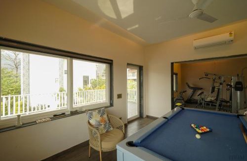 Bullawala Villa | The Sundowner Bungalow With Pool Jacuzzi In Dehradun