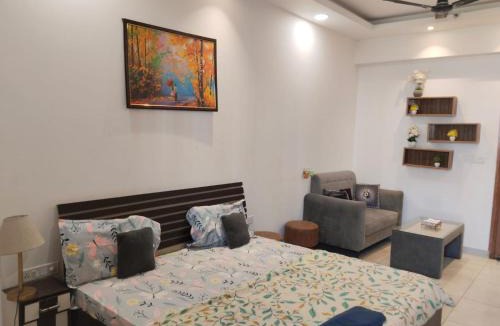 Noida Bed & Breakfast | Elite Comfort Studio