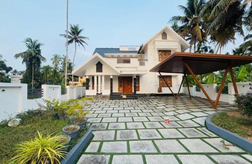 Kumarakom Villa | THE iVORY VILLA