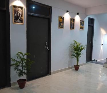 Noida Hostel | La vie Livings Only For Female