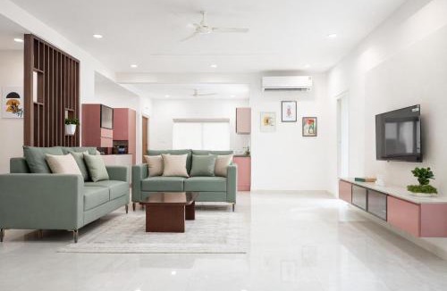 Manikonda Apartment | Chitrapuri - 3BHK Spacious Flat, Gachibowli Only for Families