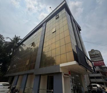 Perintalmanna Hotel | Golden Residency
