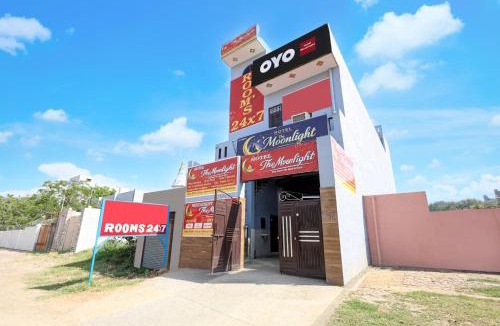Jhajjar Hotel | Spot On Moonlight Hotel