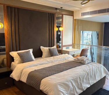 Gurugram Apartment | Lapstay LOFT0812 Duplex City View