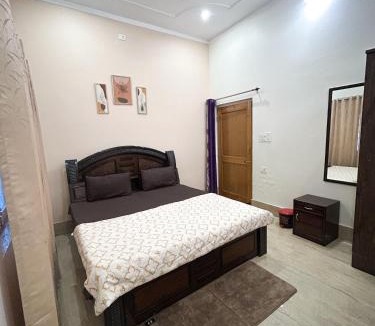 Dehradun Hotel | ROOMS Near Airport Gaharwar Homes