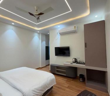 Mansarovar Hotel | Hotel The 61
