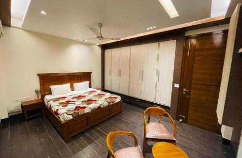 Saket Apartment | Divine India Bed and Breakfast - Sharing Homestay
