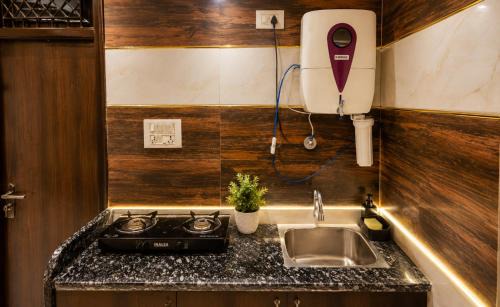 Delhi Hostel | The Bachelors Boys PG