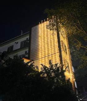 Gomti Nagar Hotel | Hotel Crystal Inn