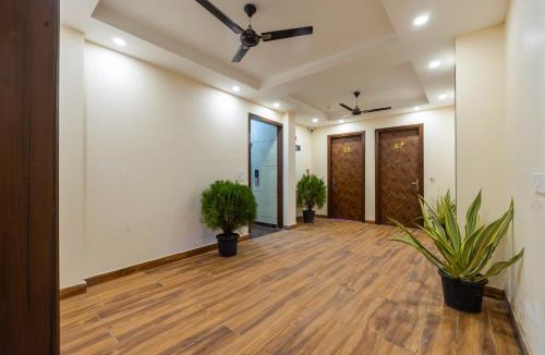 Kaushambi Hotel | Hotel Angel Pink Premium Behind Radisson Blu Hotel