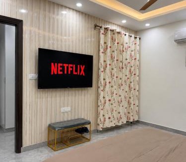 South West Apartment | NIVAASe STAYS