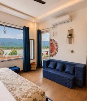 Rishikesh Apartment | Advaitam Ganga & Hill View Homestay by the Ganges Ghat - Luxury 3 BHK