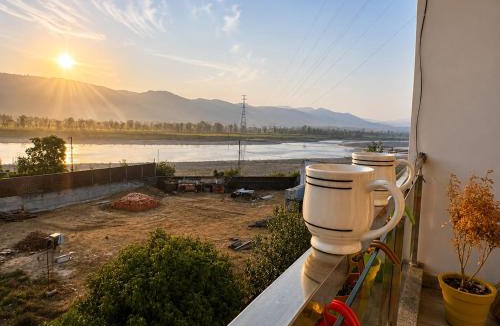 Rishikesh Apartment | Advaitam Ganga & Hill View Homestay by the Ganges Ghat - Luxury 3 BHK