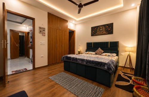 Rishikesh Apartment | Advaitam Ganga & Hill View Homestay by the Ganges Ghat - Luxury 3 BHK
