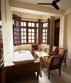 Rampur House | Himnest