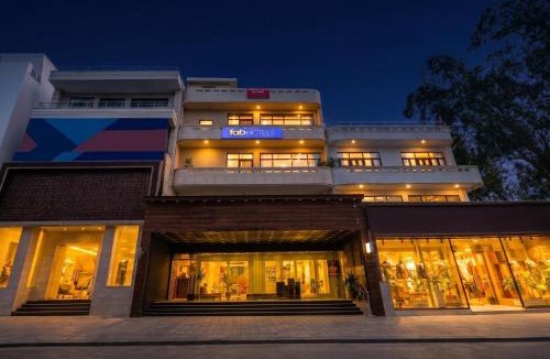 Pashim Vihar Hotel | FabHotel Park View