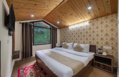 Kufri Hotel | The Prakriti Heights l Lift l Comfortable And Spacious Rooms l Free Wifi, Free Parking l Enjoy Fresh Mountain Air l Managed By Exotic stays