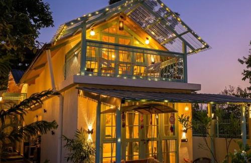Bullawala Villa | The Little Lane Cottage with Driver Room