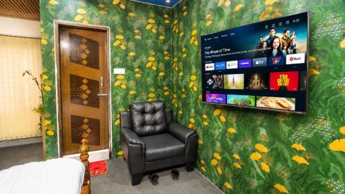 Dhaka Apartment | Modern 2 Bedroom Studio in Dhaka - AC, WiFi & Kitchen