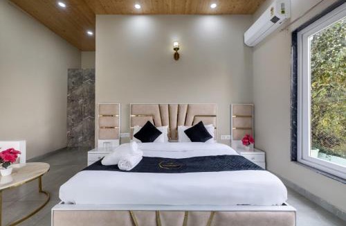 Dharampur Apartment | The Corner House I 4 Bedroom Serviced Villa I Open Air Lawn & Plunge Pool I Bonfire I Dance I Music I Full Party l Managed By ExoticStays Group